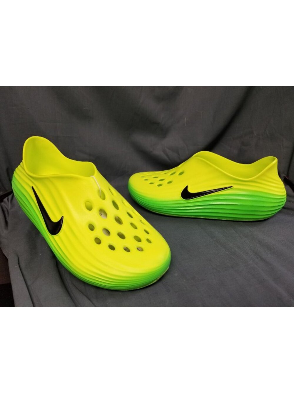 Nike ReactX Rejuven8 Green Strike HV5060 300 Men's Size 11 NEW W/TAGS & NO BOX!